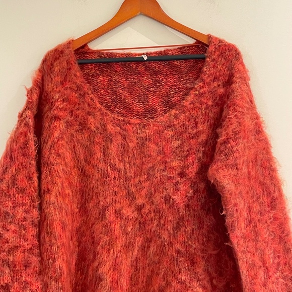 Free People Women's M Fuzzy Sweater Oversized Orange Pullover Wool Mohair Blend - Picture 3 of 11
